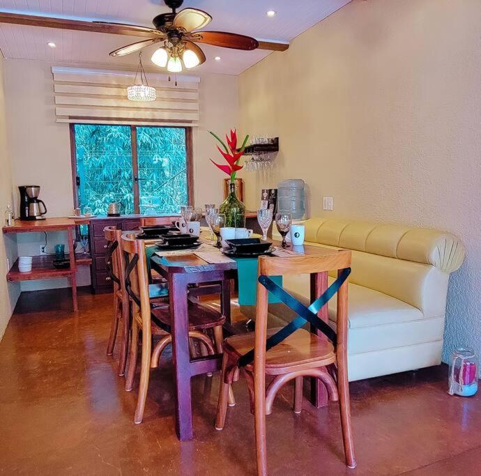 Vive Utila - Bed & Breakfast Exterior photo